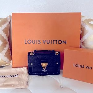 Authentic Louis Vuitton Clutch/Crossbody Bag!